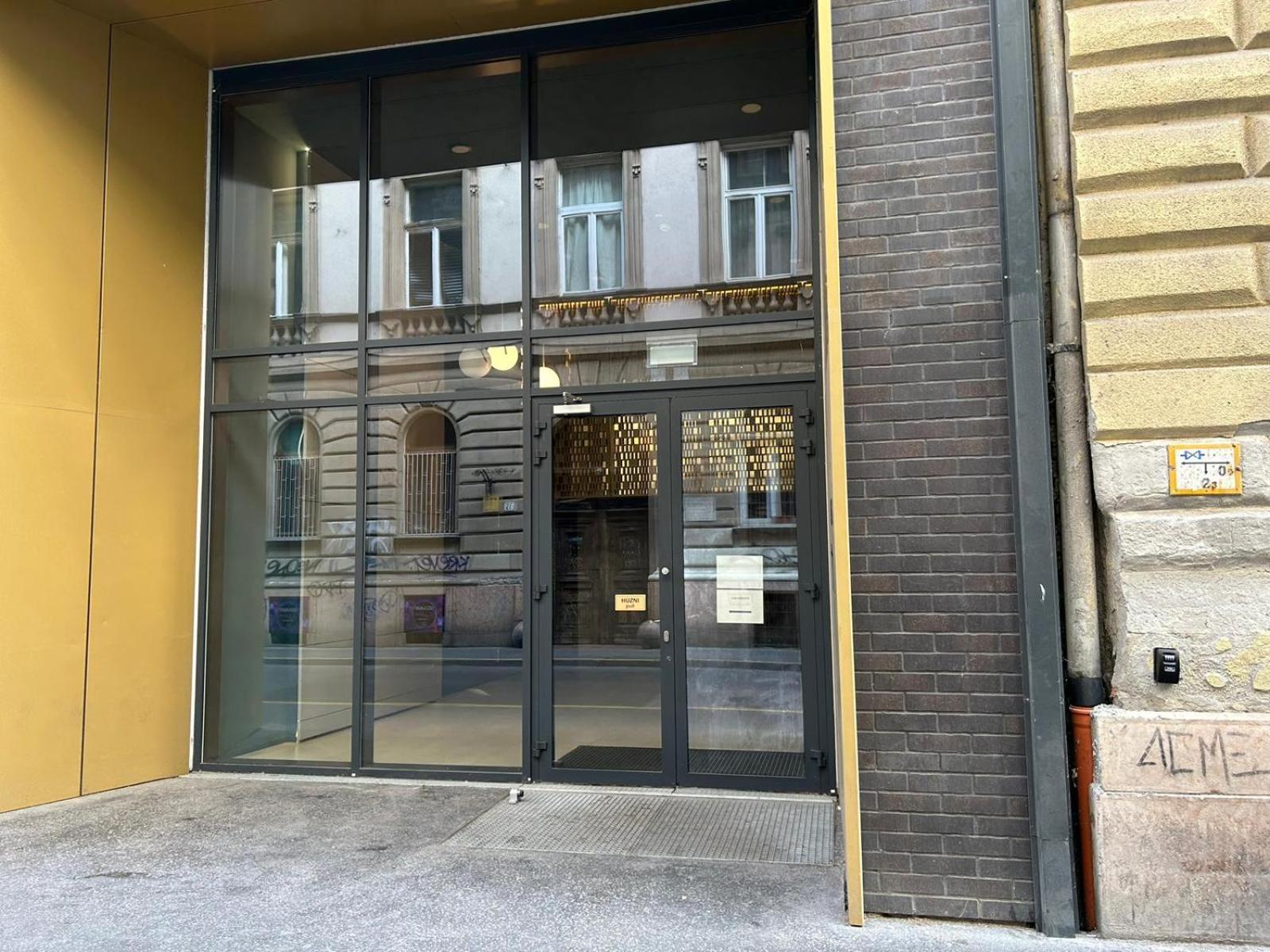Comfort Court Apartment - Free Parking, Balcony Budapest Eksteriør billede